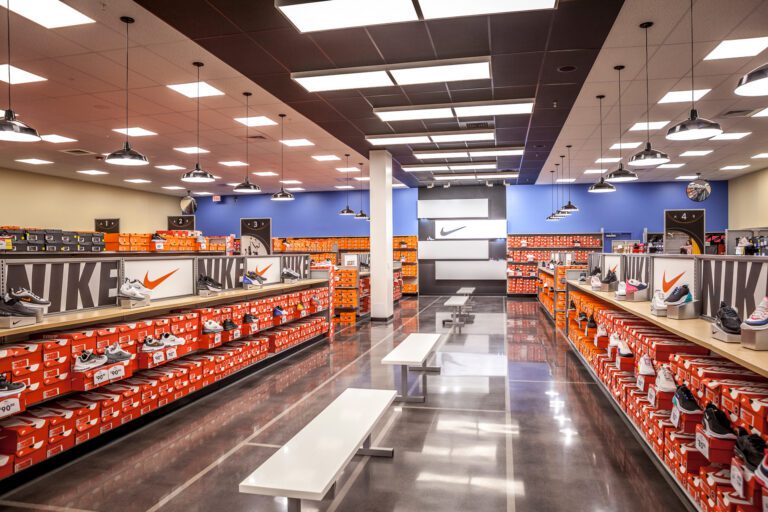Glen Hollow Shopping Center – Shoe Carnival