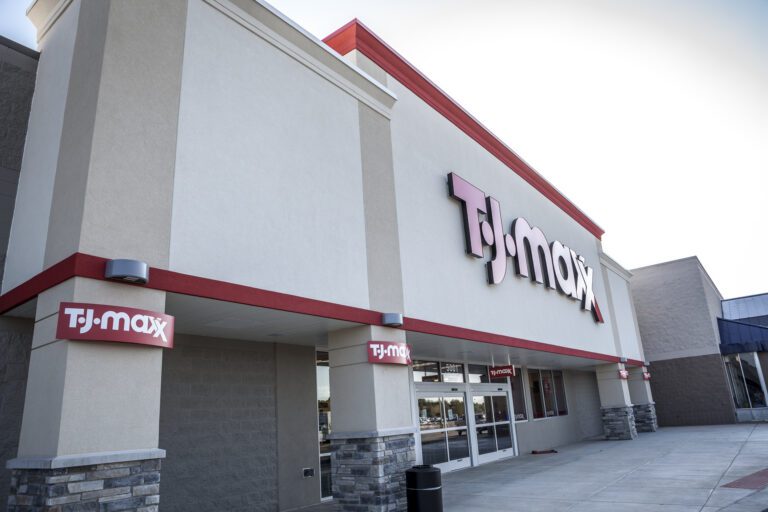 Glen Hollow Shopping Center – TJ MAXX