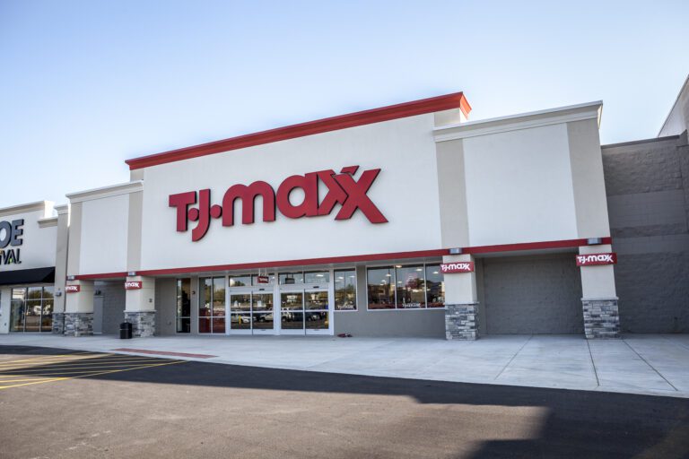 Glen Hollow Shopping Center – TJ MAXX