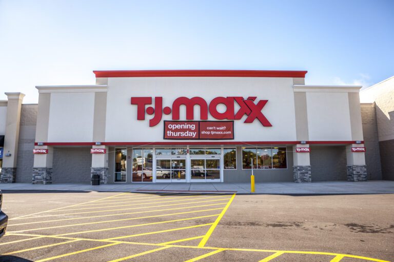 Glen Hollow Shopping Center – TJ MAXX